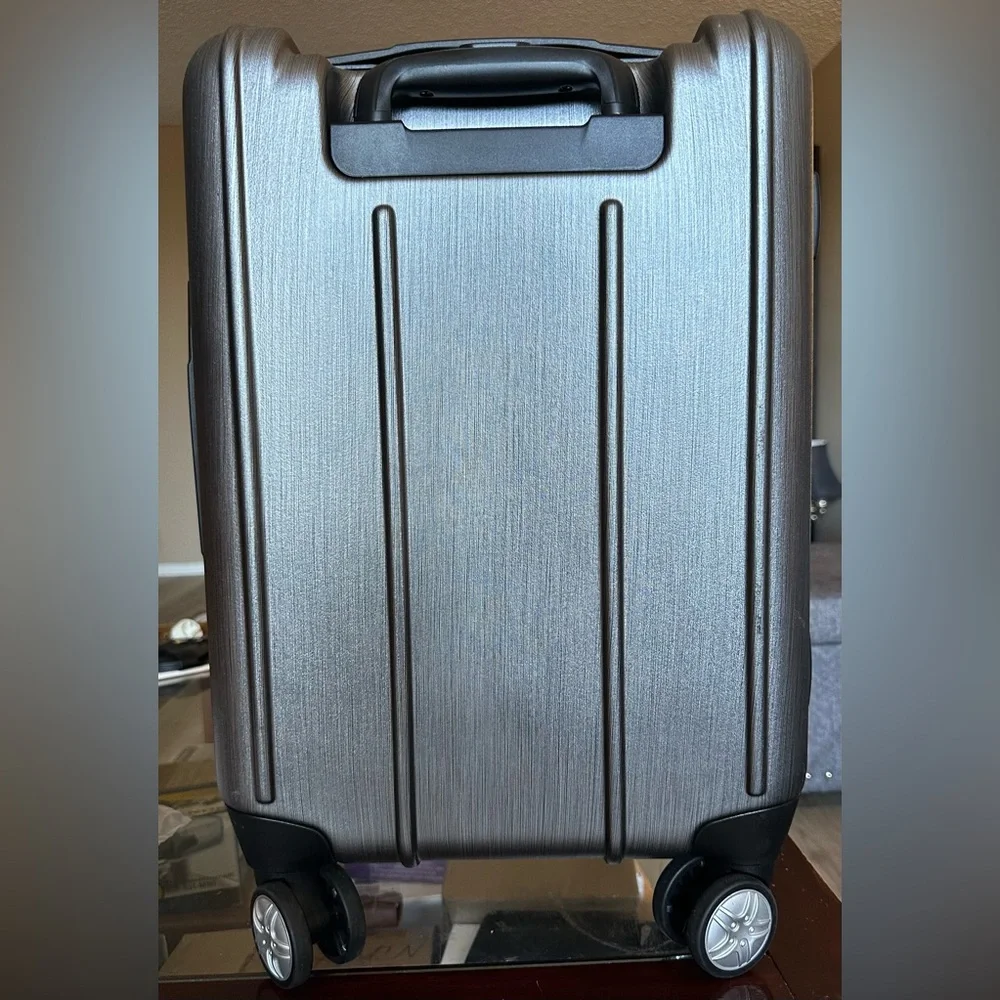 eBags Gray EXO 2 Hardside 24-Inch Spinner Carry-On Mobile Office Padded Luggage - Picture 11 of 11
